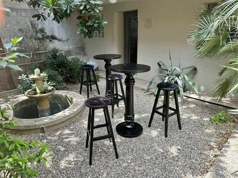 Bahçeköy Siyah Kokteyl Bistro Masa Kiralama 