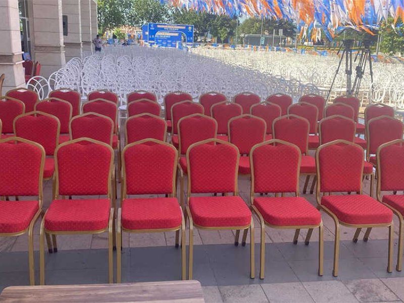Kırmızı Hilton Sandalye Kiralama Fiyatları