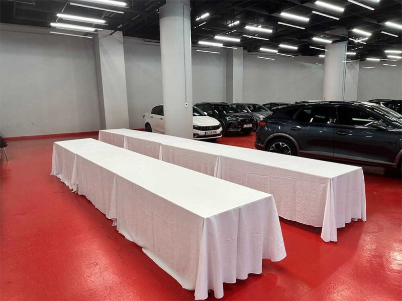 Servis İçin Dikdörtgen Masa Kiralama