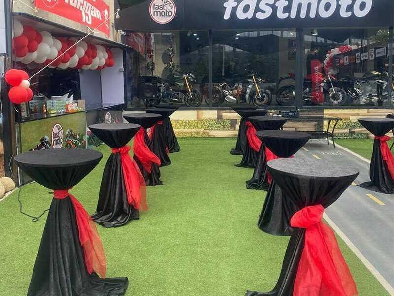 Yeşilköy Açılış ve Davet İçin Kokteyl Bistro Masa Kiralama